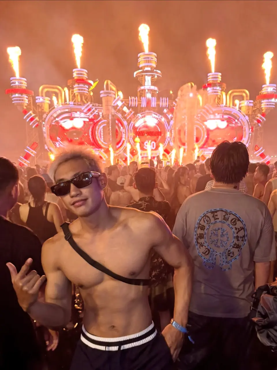 สงกรานต์ขาวมาก