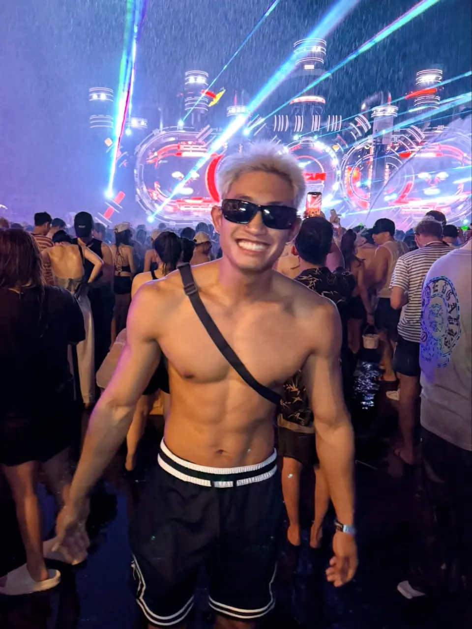 สงกรานต์ขาวมาก