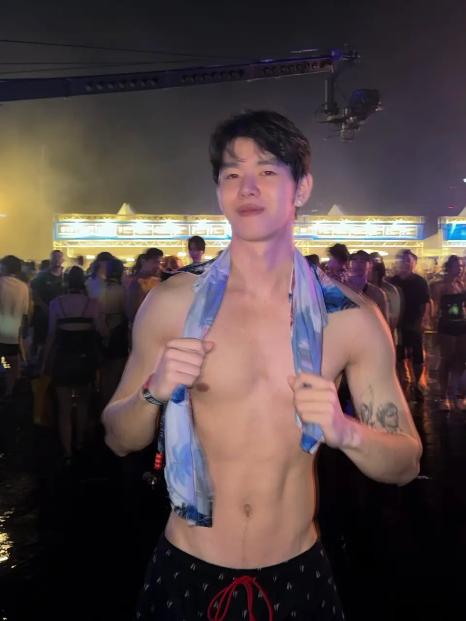 สงกรานต์ขาวมาก