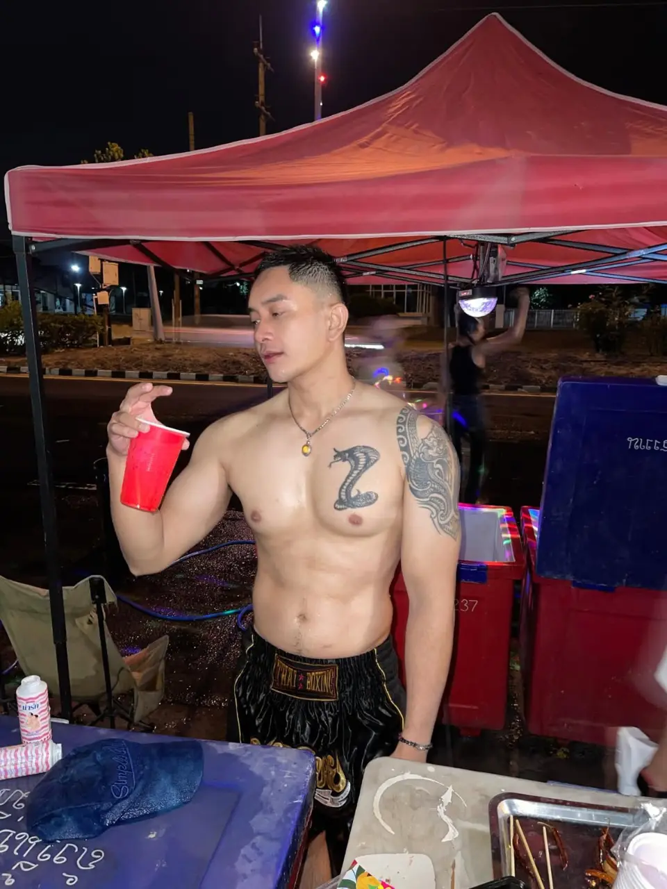 สงกรานต์ขาวมาก