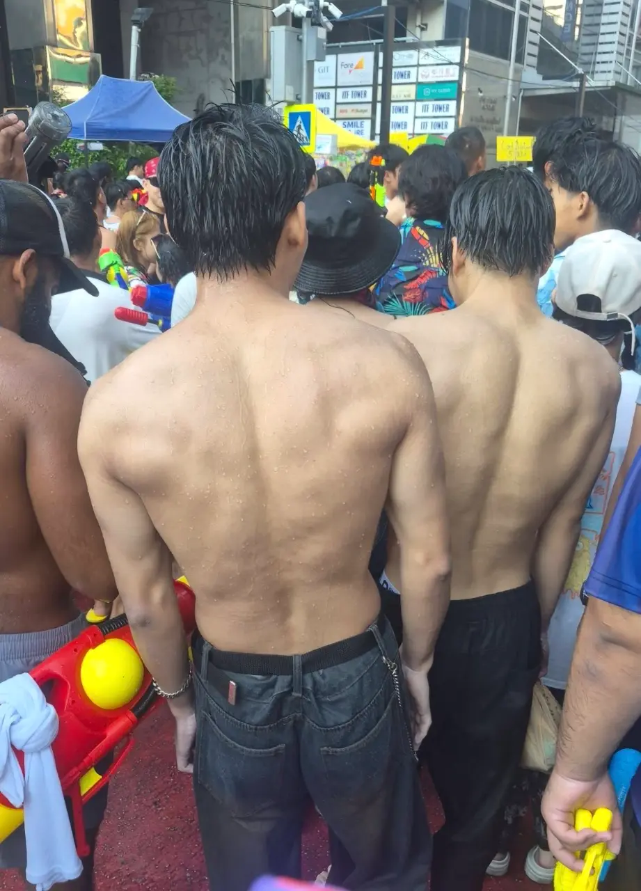 สงกรานต์น้ำเดิน