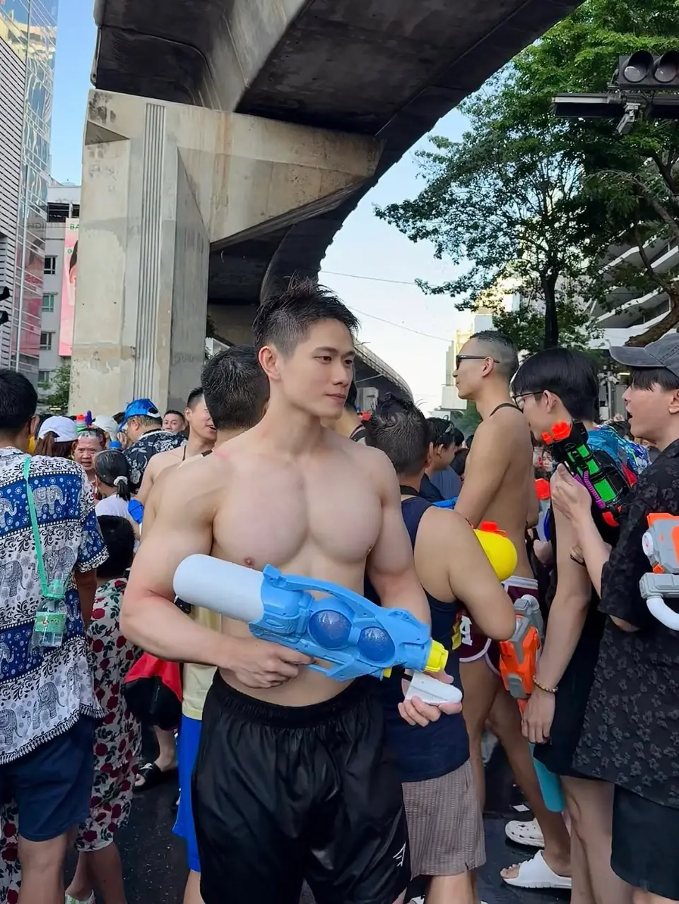 สงกรานต์น้ำเดิน