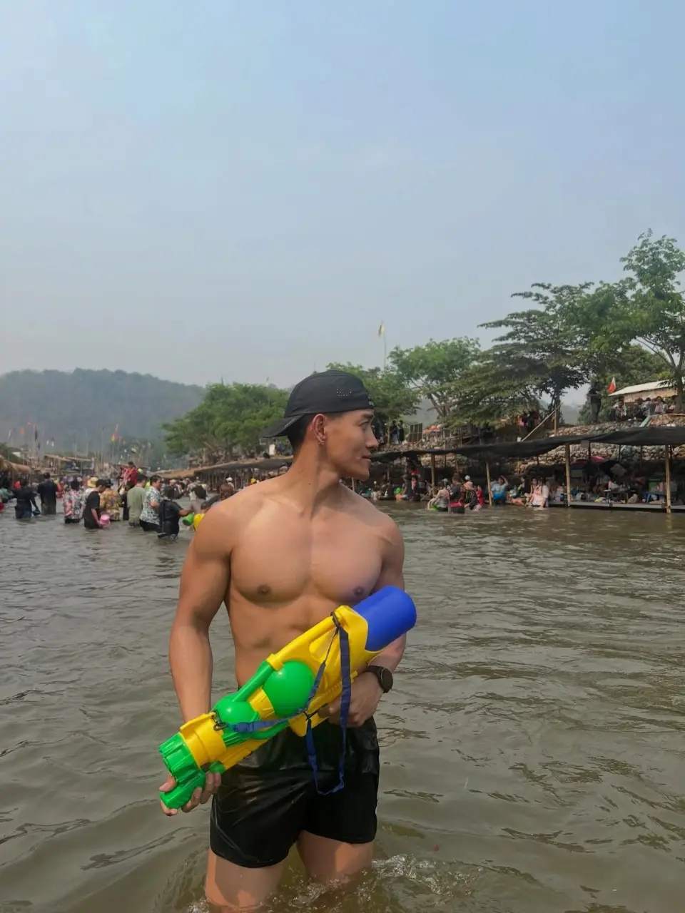 น้ำหนุ่มๆ