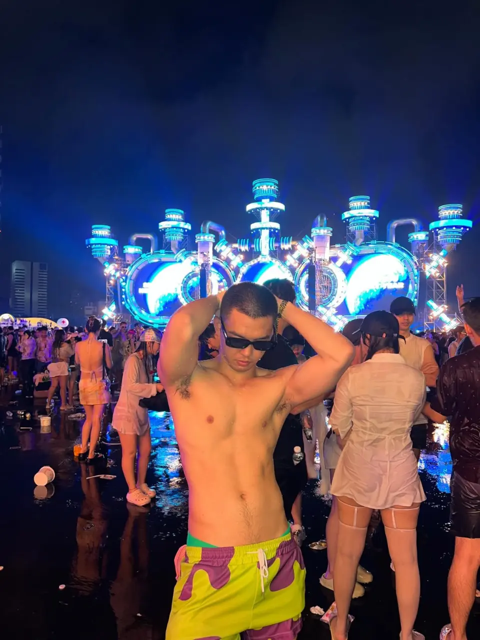 น้ำหนุ่มๆ