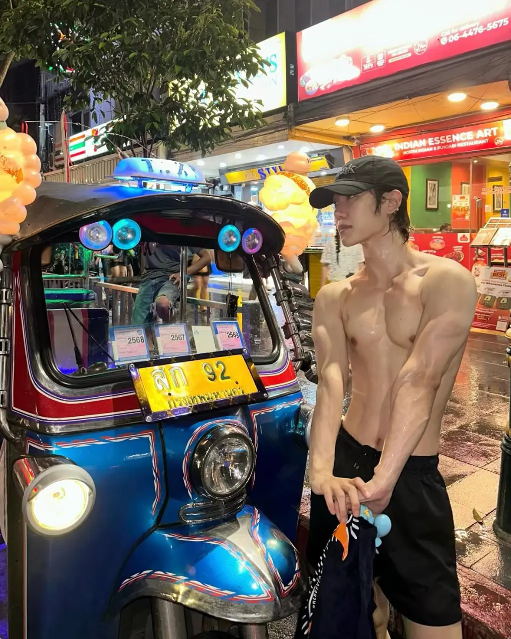 ถอดโชว์ปีใหม่ไทย