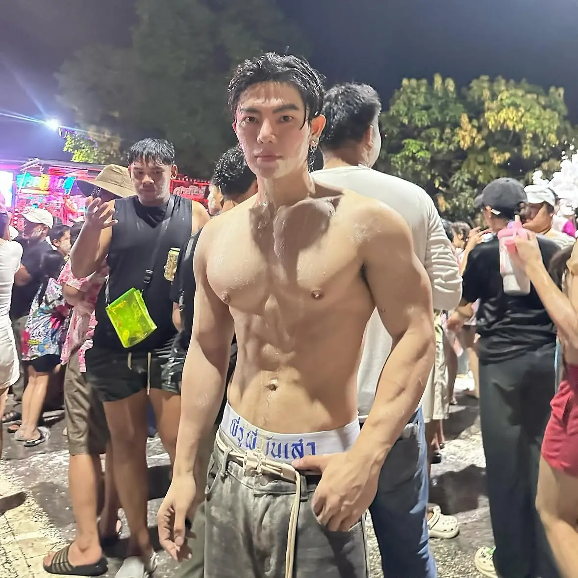 ถอดโชว์ปีใหม่ไทย