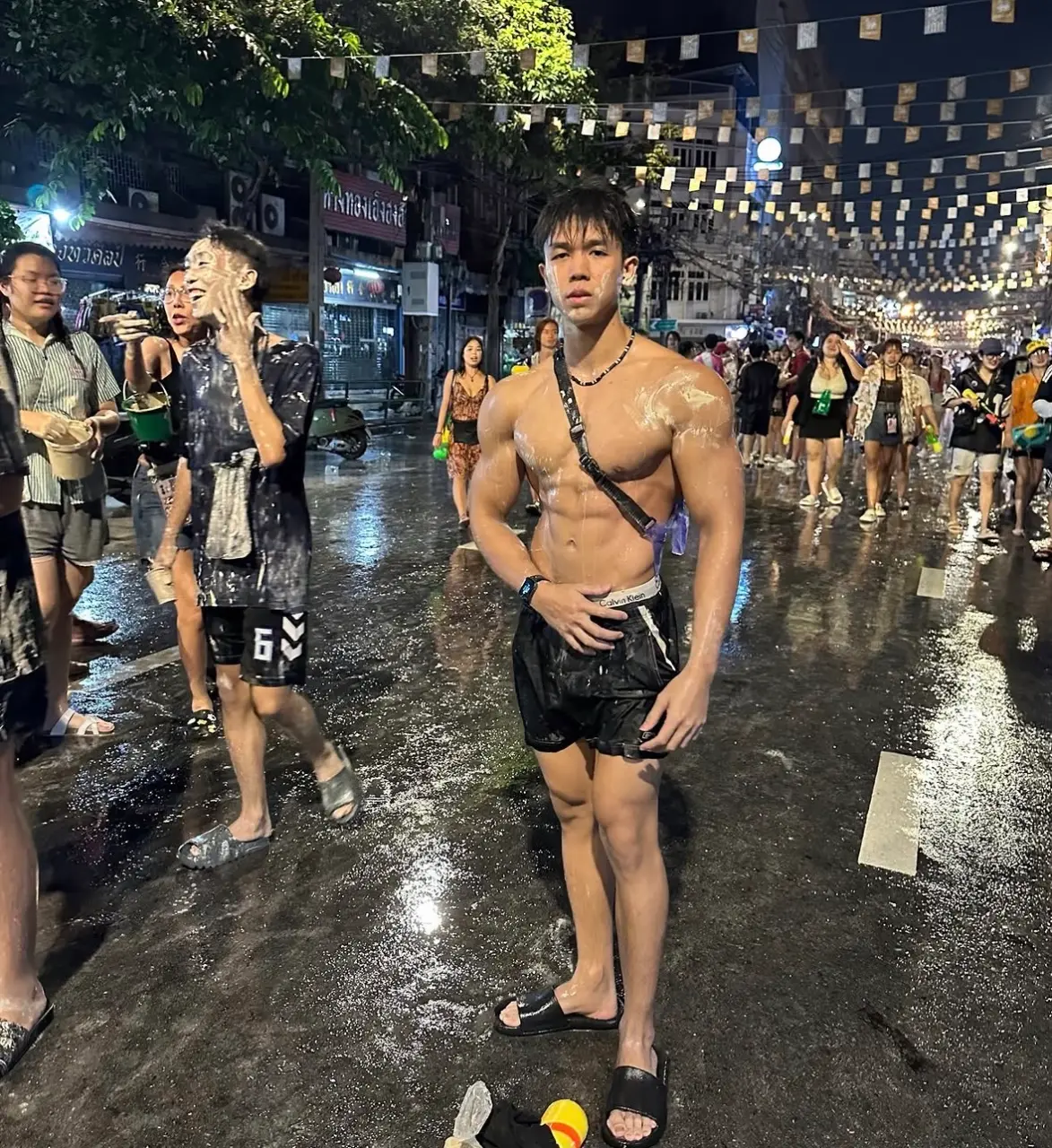 ถอดโชว์ปีใหม่ไทย