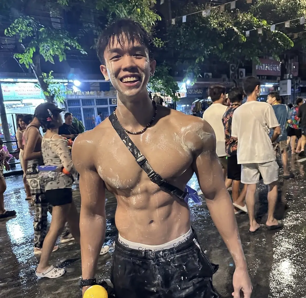 ถอดโชว์ปีใหม่ไทย