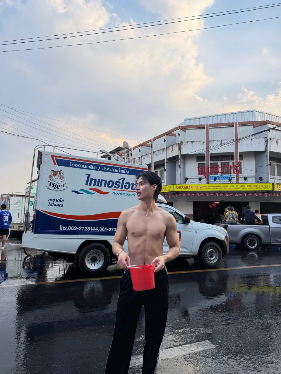 ถอดโชว์ปีใหม่ไทย