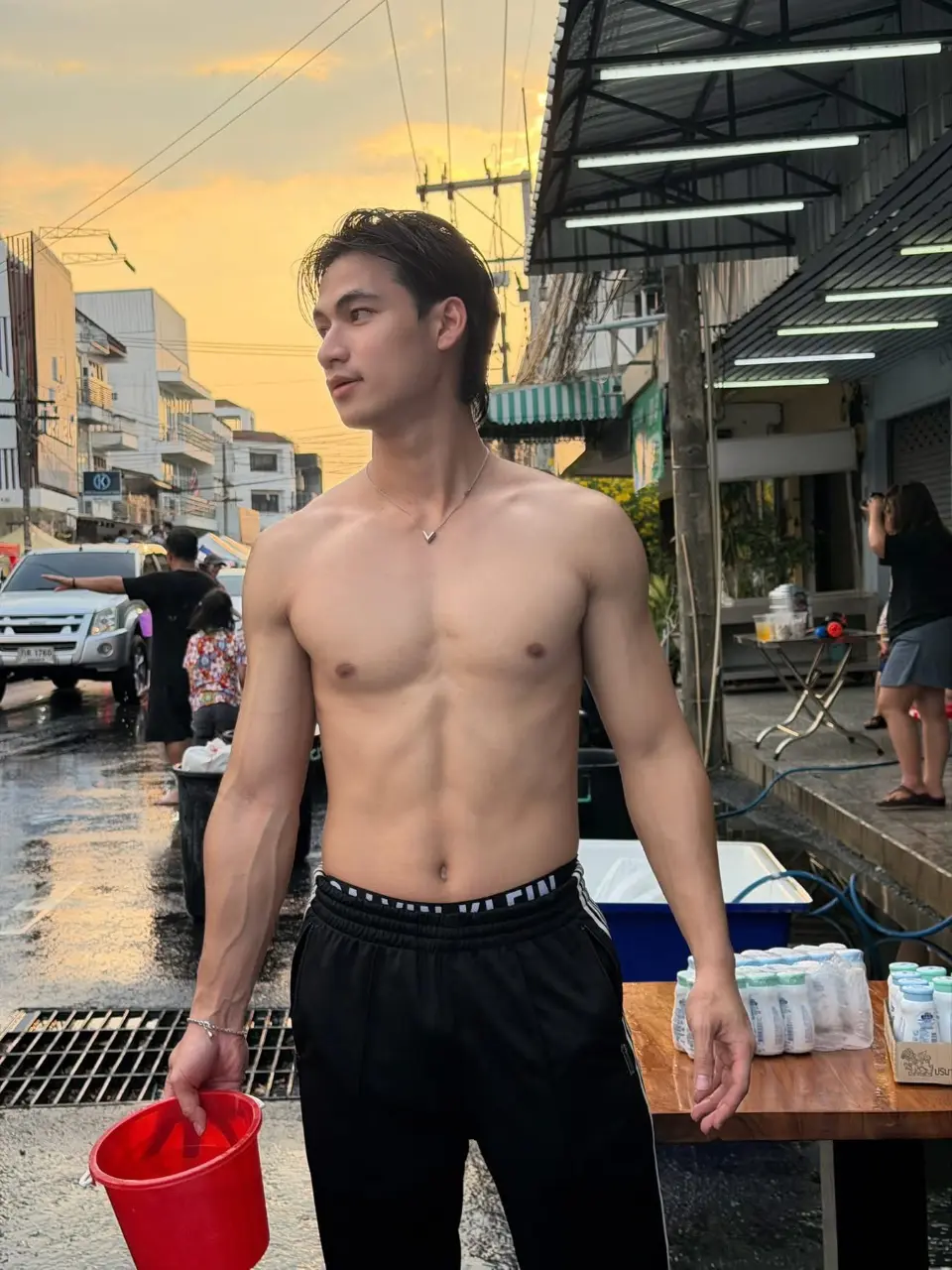 ถอดโชว์ปีใหม่ไทย