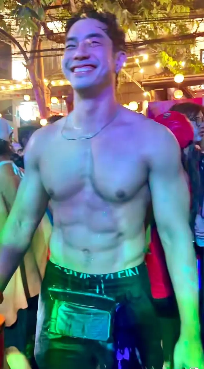 ถอดโชว์ปีใหม่ไทย