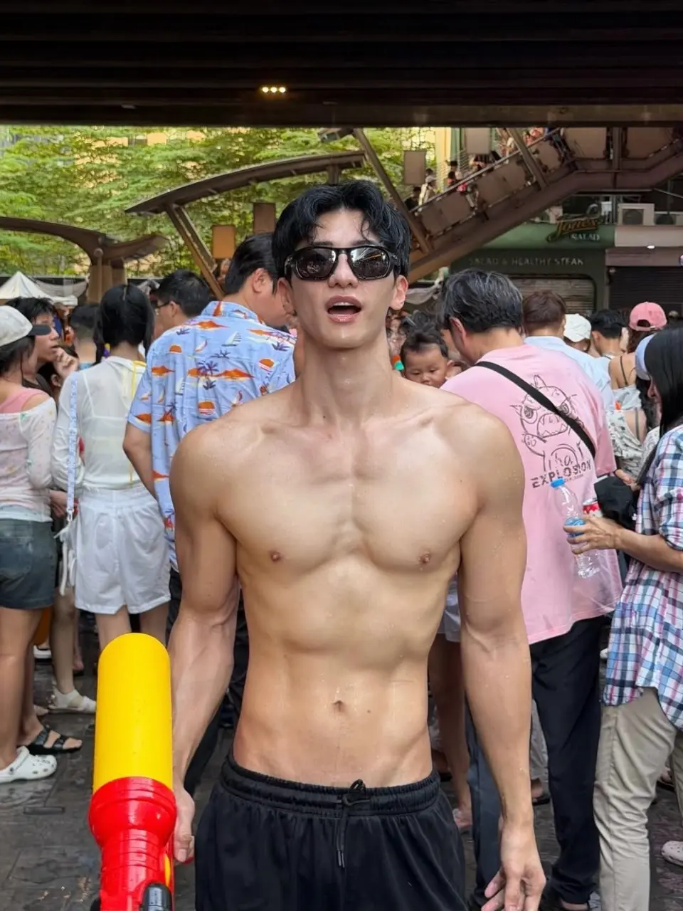 ถอดโชว์ปีใหม่ไทย