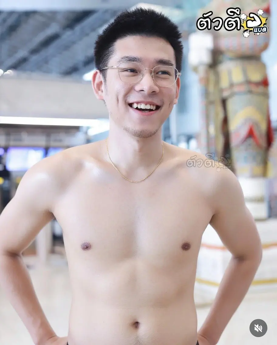 Badminton player Kunlavut Vitidsarn