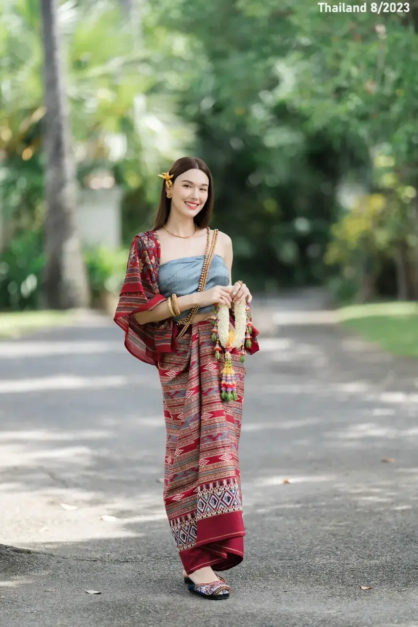 Jackie Jacqueline in Lanna Dress 🇹🇭