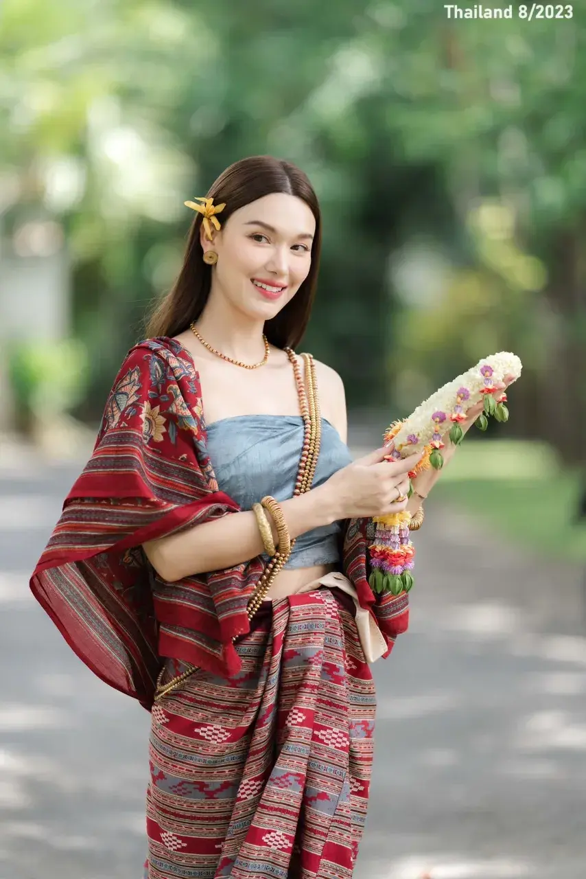 Jackie Jacqueline in Lanna Dress 🇹🇭