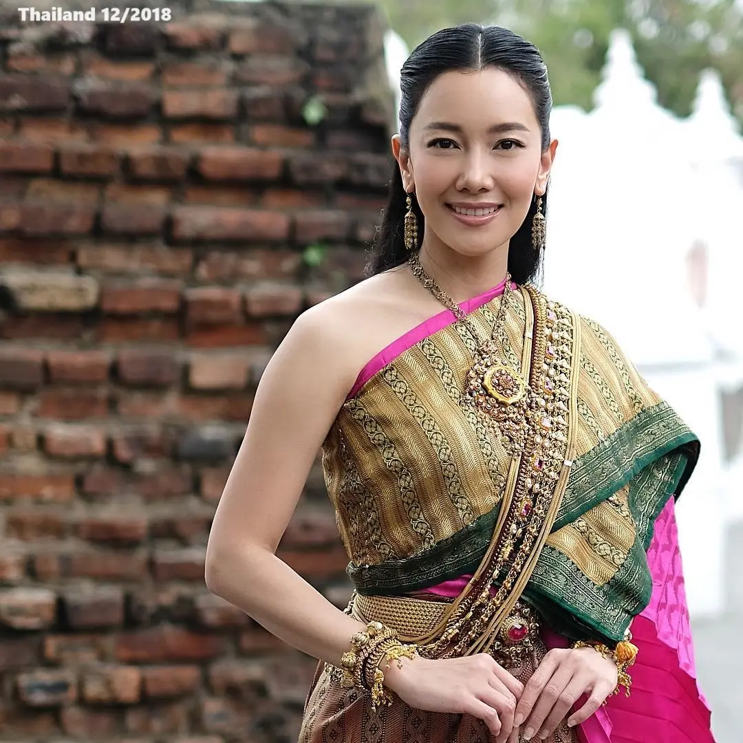 Nune Woranuch in Thai Dress of King Rama V Period 🇹🇭