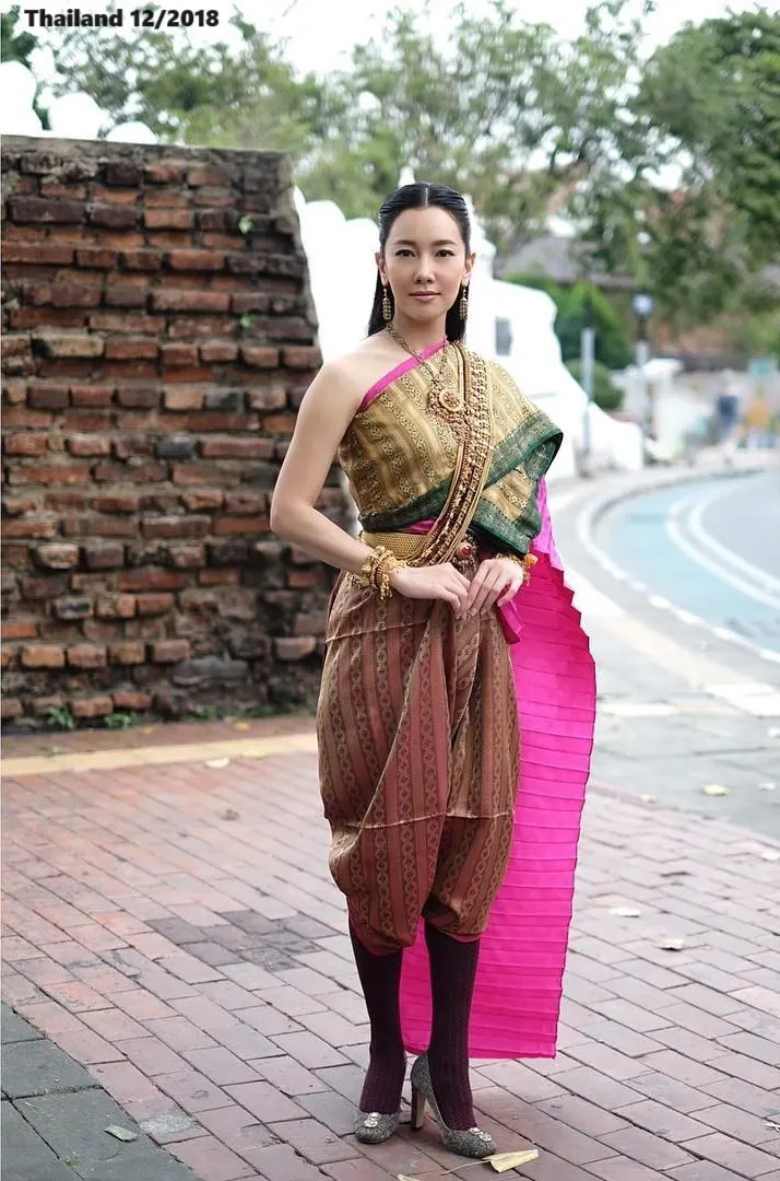 Nune Woranuch in Thai Dress of King Rama V Period 🇹🇭