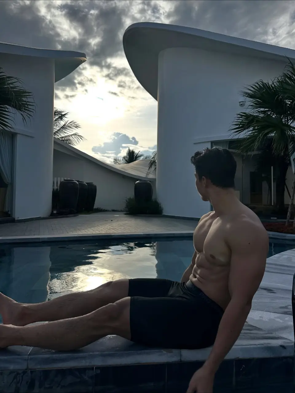 Model and online coach : Sang_Fitness