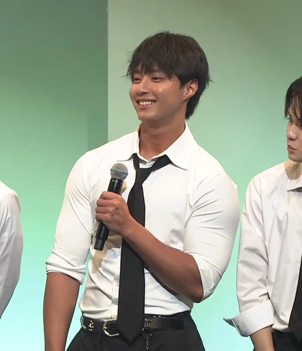 High school bodybuilder : 榎田一王