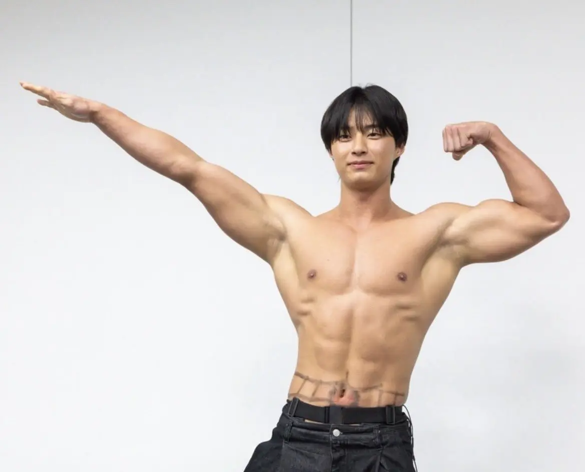 High school bodybuilder : 榎田一王