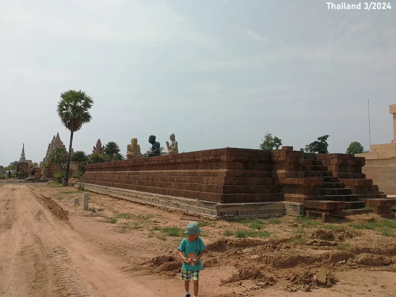 Sihanakhon at Wat Phu Man Fah, March 2024 🇹🇭