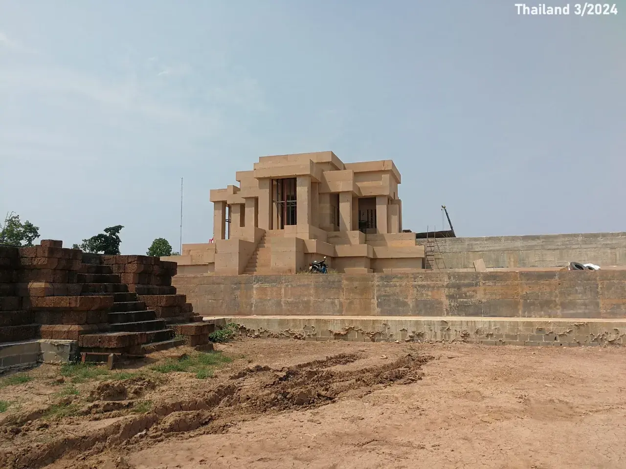 Sihanakhon at Wat Phu Man Fah, March 2024 🇹🇭