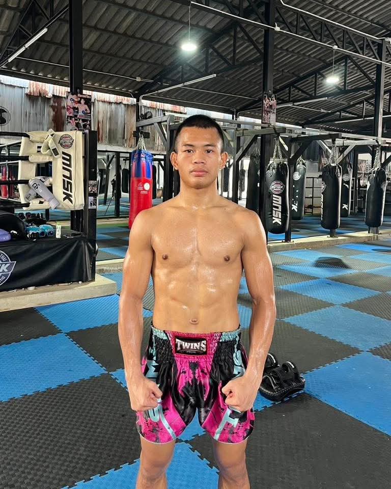 หนุ่มหล่อนักมวย