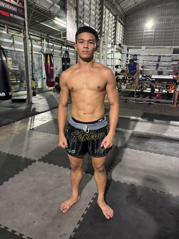 หนุ่มหล่อนักมวย