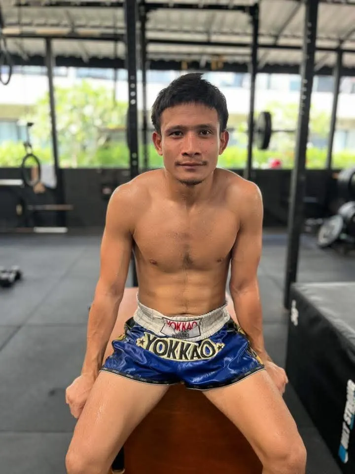 หนุ่มหล่อนักมวย