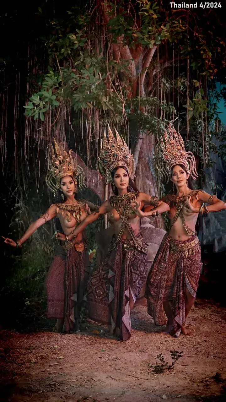 Thai Apsara Dancers 🇹🇭