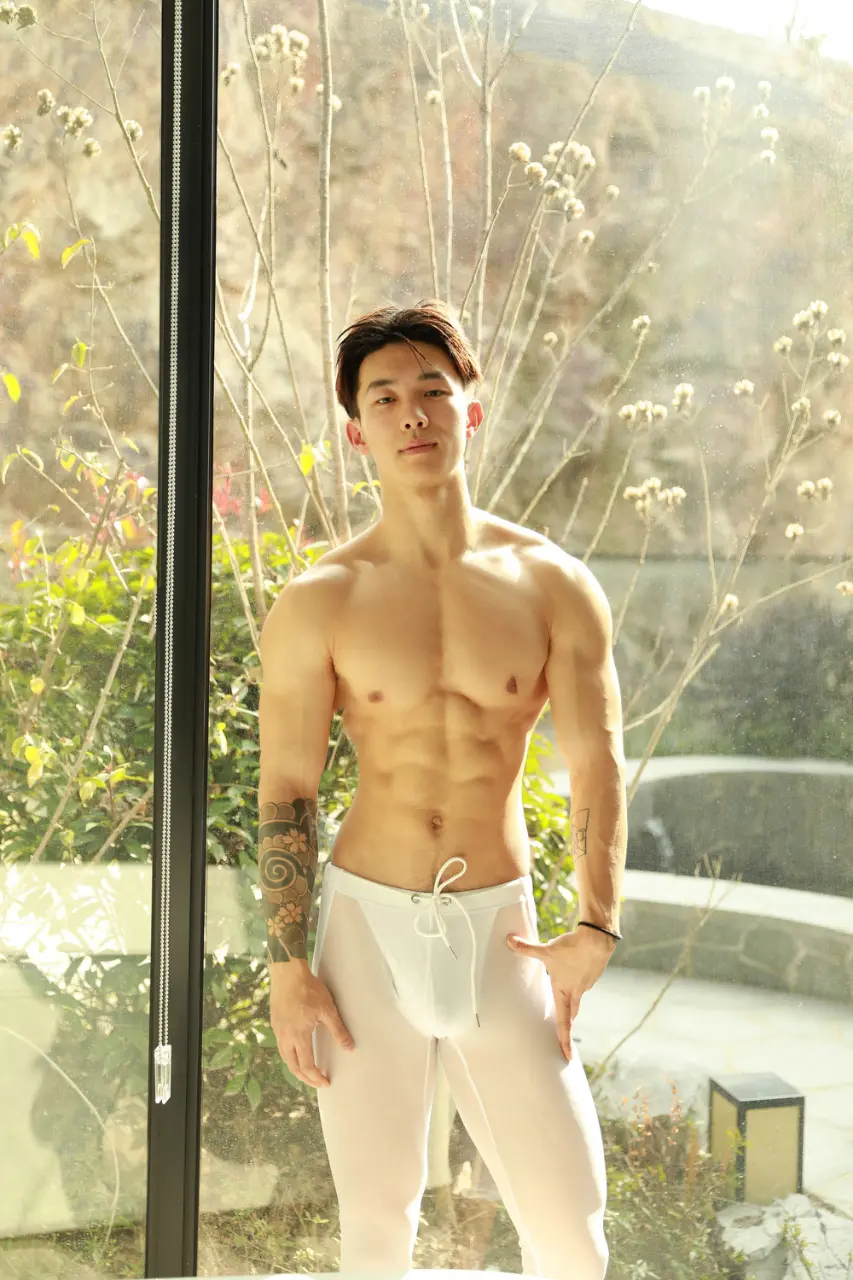 Adonisjing Model : 小威