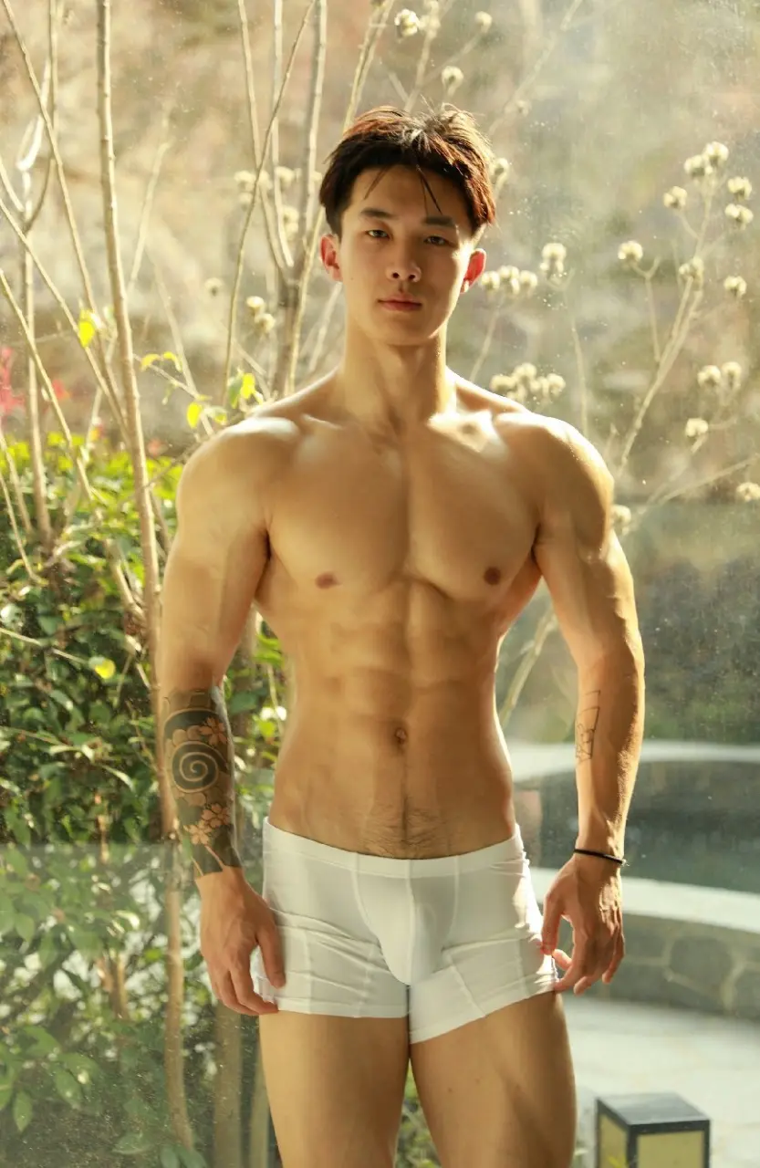 Adonisjing Model : 小威