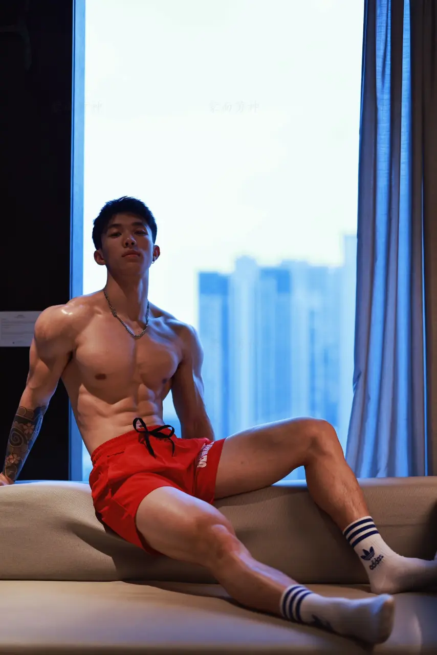 Adonisjing Model : 小威