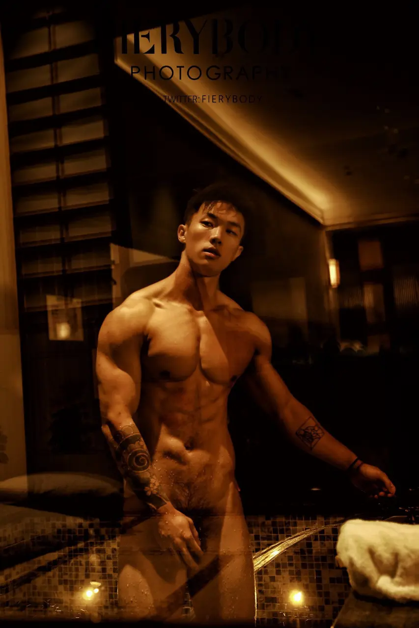 Adonisjing Model : 小威