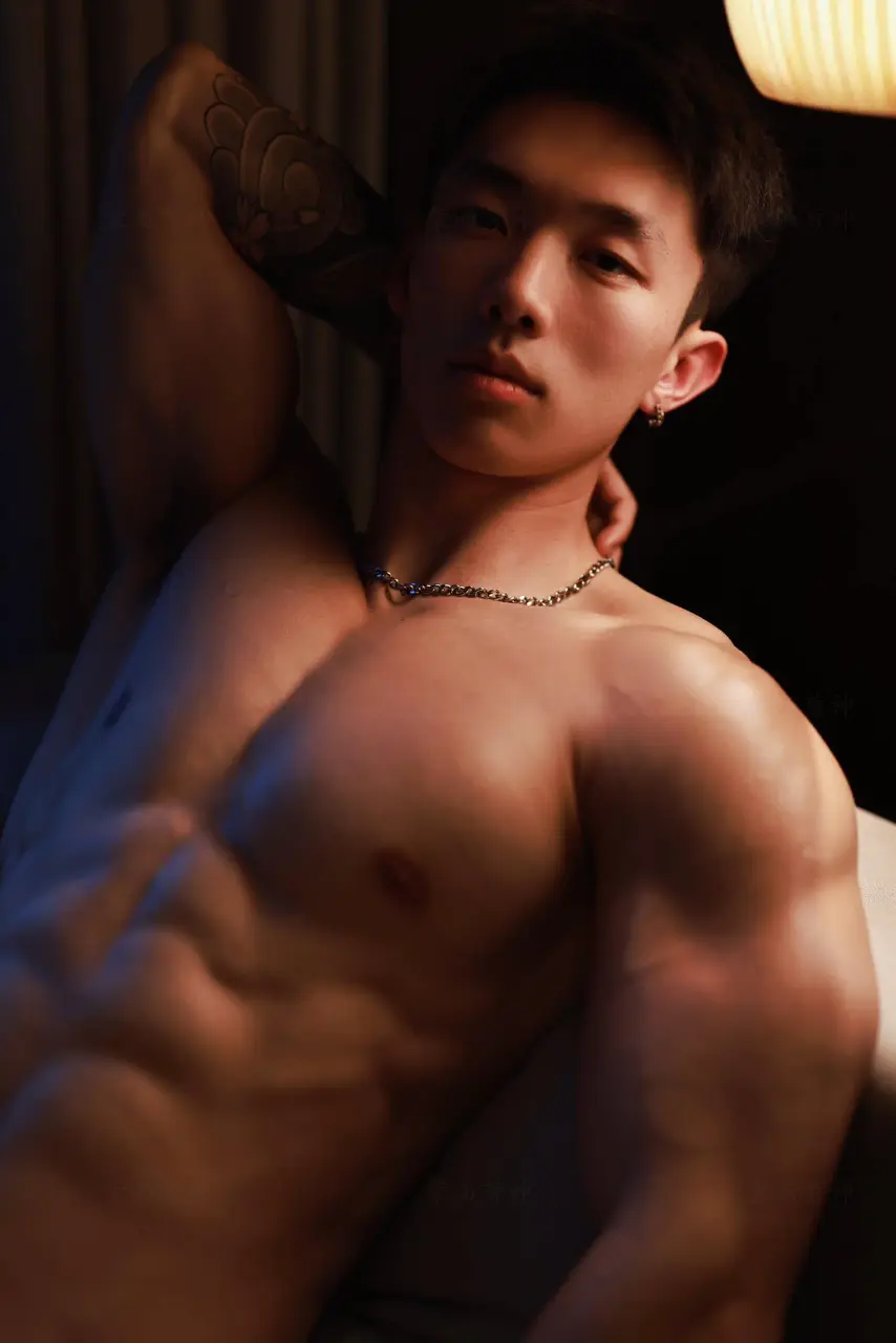 Adonisjing Model : 小威