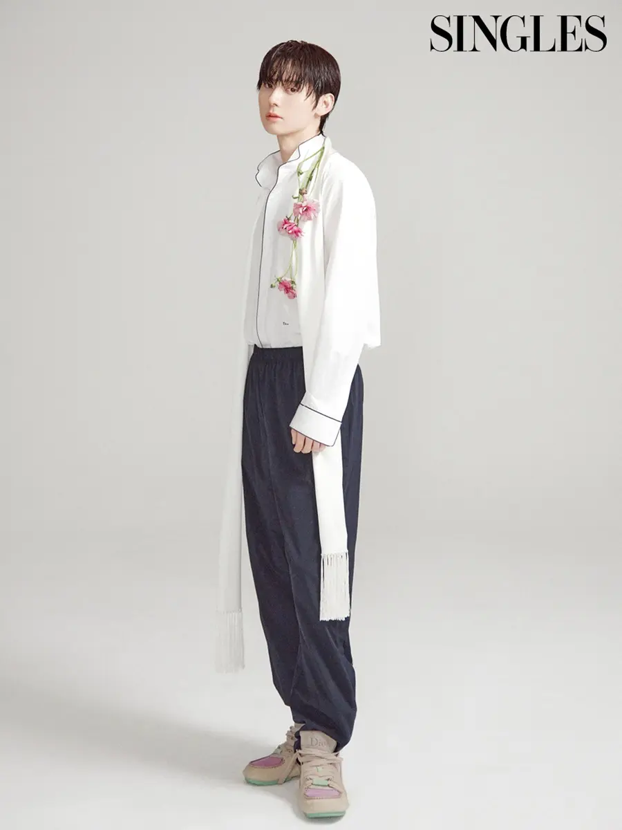 Hwang Minhyun @ SINGLES Korea April 2026