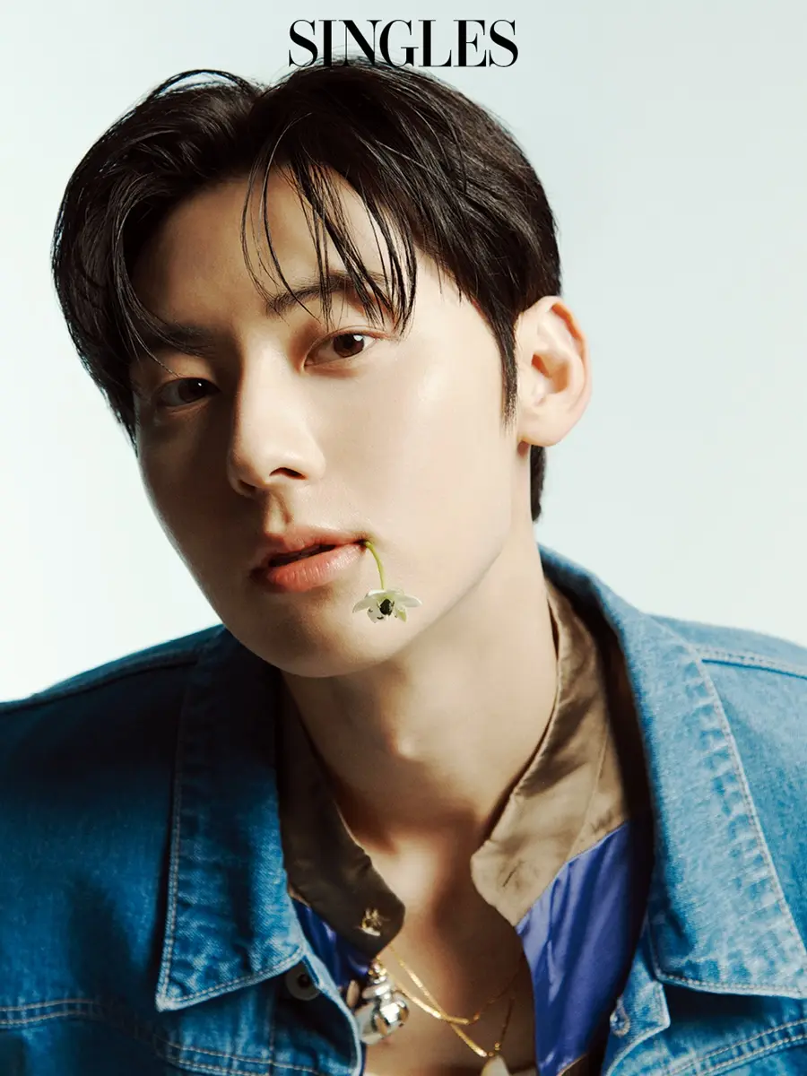 Hwang Minhyun @ SINGLES Korea April 2026