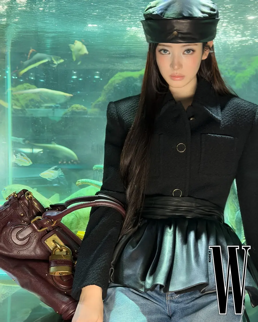 (MEOVV) Anna @ W Korea May 2026