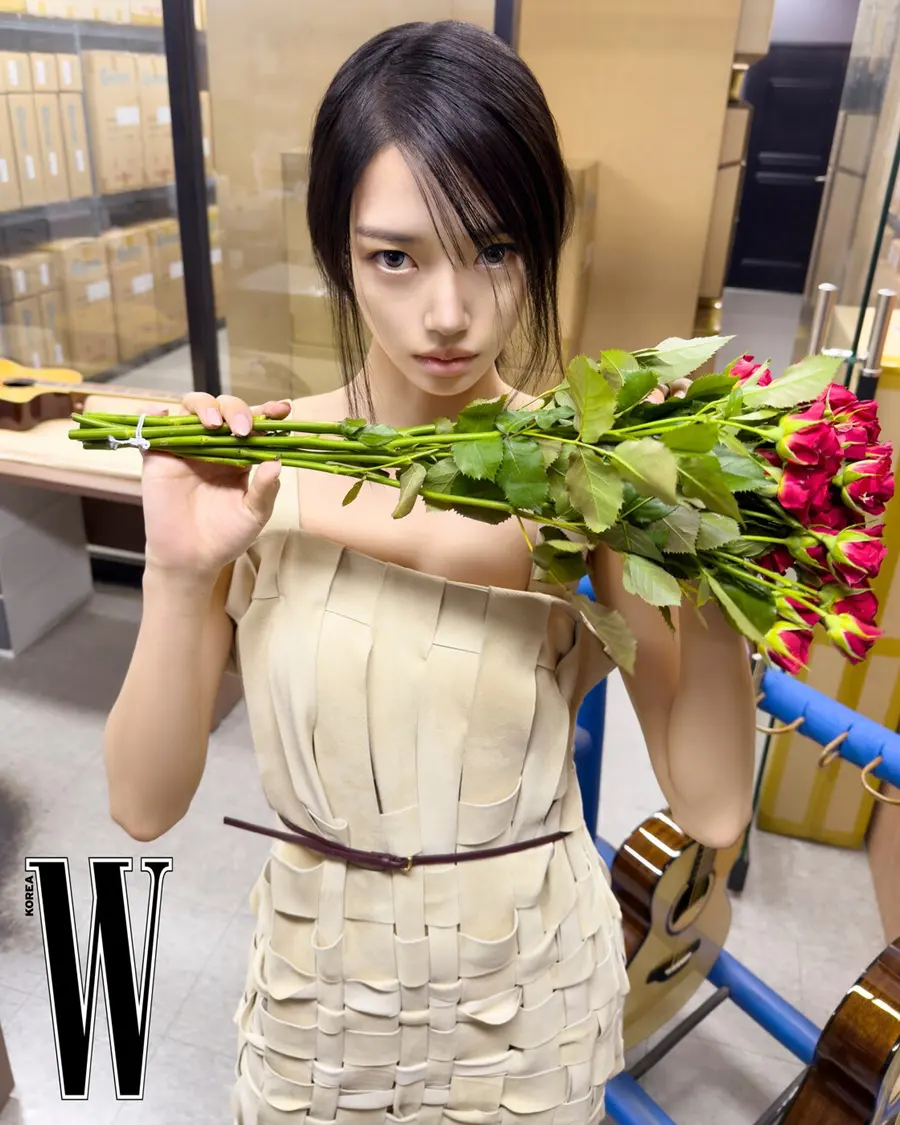 (MEOVV) Sooin @ W Korea May 2026