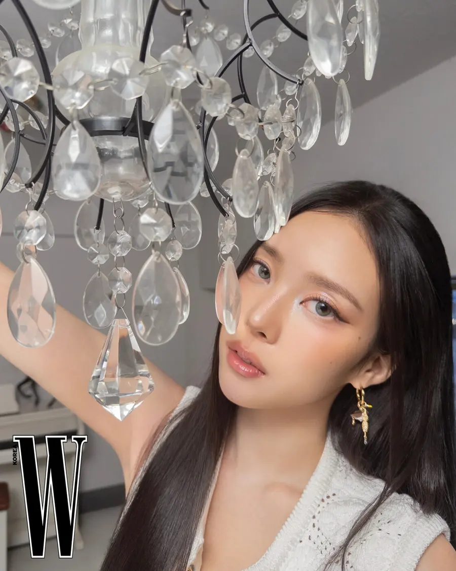 (MEOVV) Narin @ W Korea May 2026