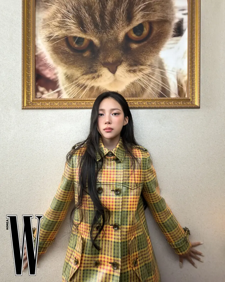 (MEOVV) Narin @ W Korea May 2026