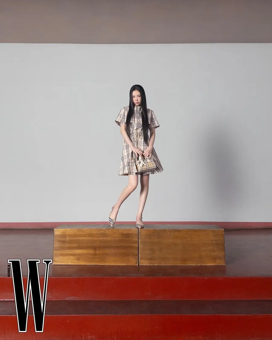 (MEOVV) Narin @ W Korea May 2026