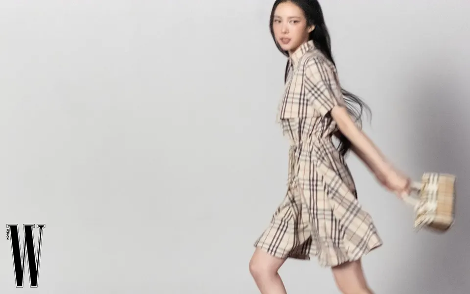 (MEOVV) Narin @ W Korea May 2026