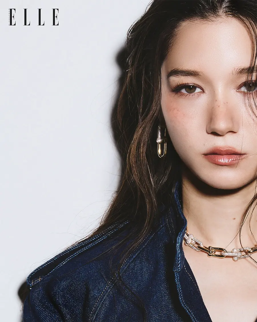 วี-วิโอเลต วอเทียร์ @ ELLE Singapore April 2026