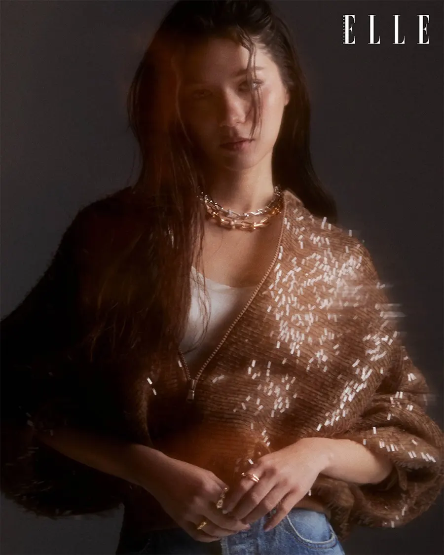 วี-วิโอเลต วอเทียร์ @ ELLE Singapore April 2026