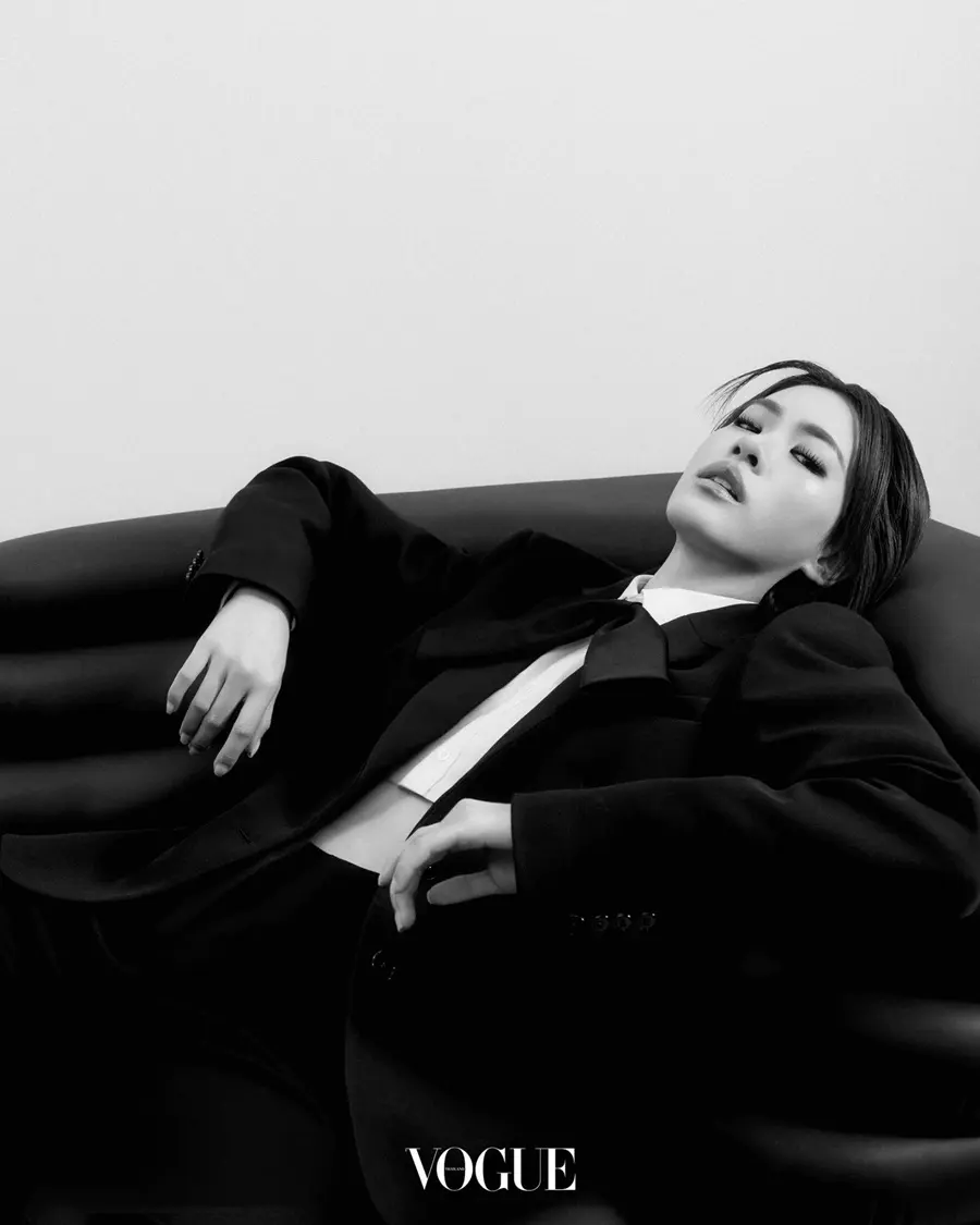 เอมี่-ทสร @ VOGUE Thailand April 2026