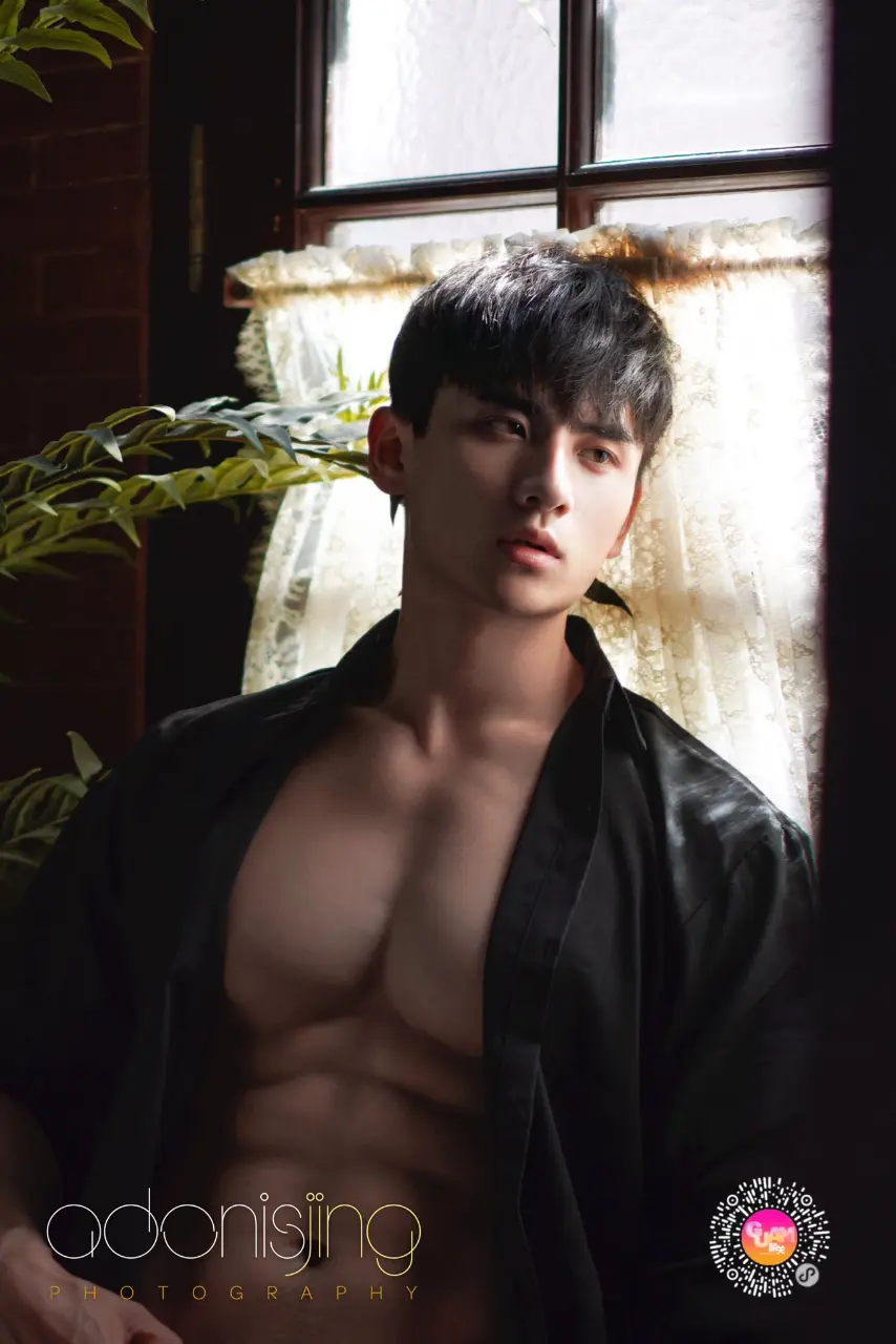 Adonisjing Model : GUAN關關