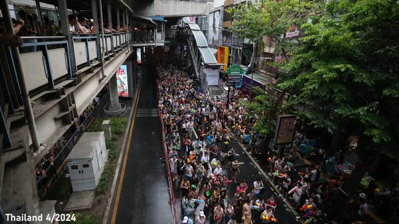 Maha Songkran 2024, Silom, Bangkok 🇹🇭
