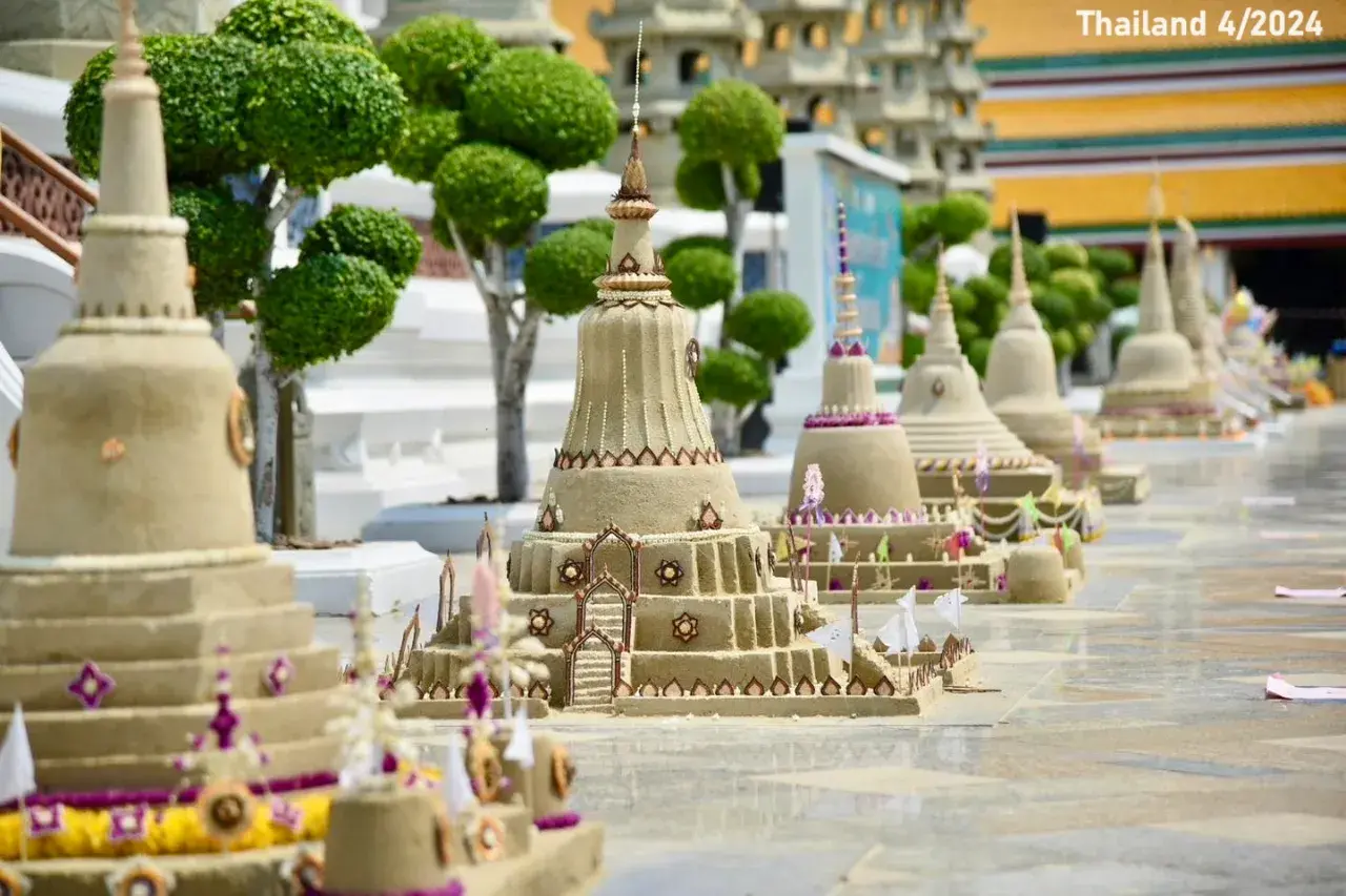 Songkran Sand Pagodas at Wat Suthat 🇹🇭