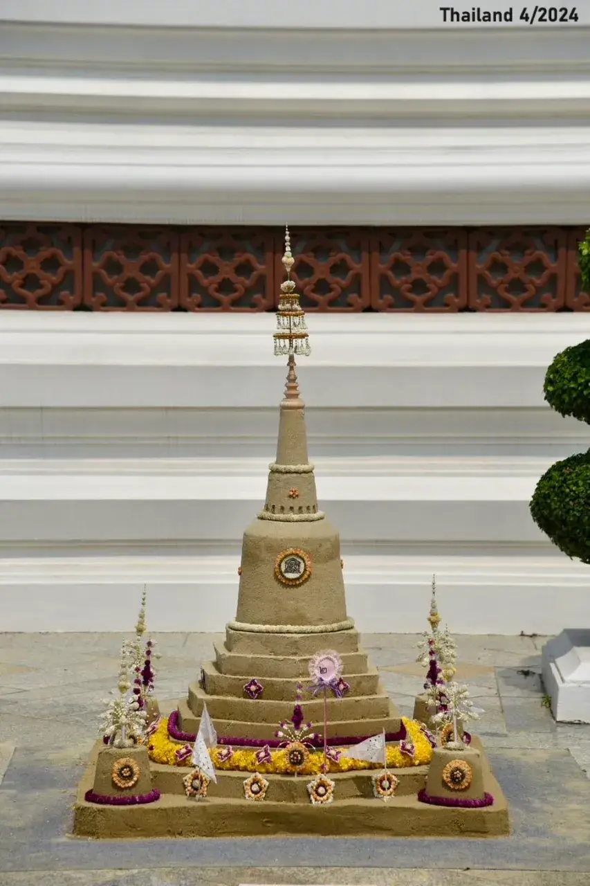 Songkran Sand Pagodas at Wat Suthat 🇹🇭
